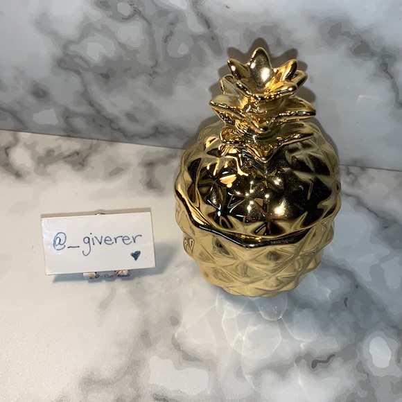 Gold Pineapple Candle - Picture 2 of 9